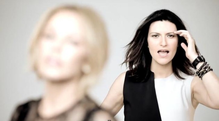 Laura Pausini e Kylie Minogue duettano in bianco e nero nel video di Limpido