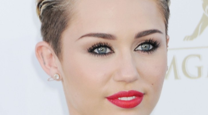 Miley Cyrus porta il suo Bangerz tour in Italia