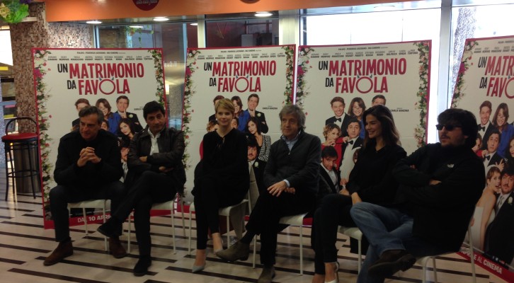 Un matrimonio da favola: Vanzina e il suo cast incontrano stampa e pubblico a Napoli
