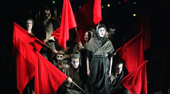 Con “La Madre” di Brecht, Cerciello torna al teatro politico
