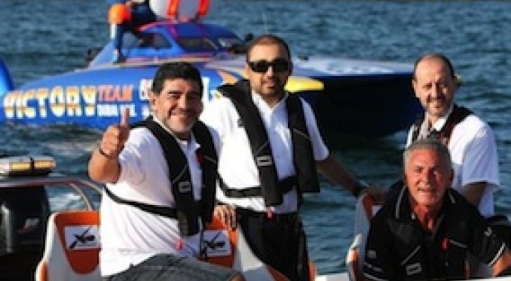 Maradona a Napoli per gli offshore