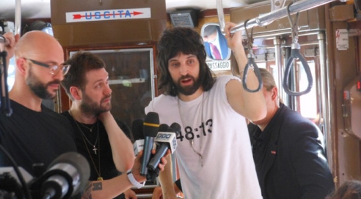 I Kasabian sul tram a Milano: siamo noi il nuovo rock
