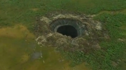 Siberia: misterioso cratere scatena le fantasie degli appassionati di Ufo