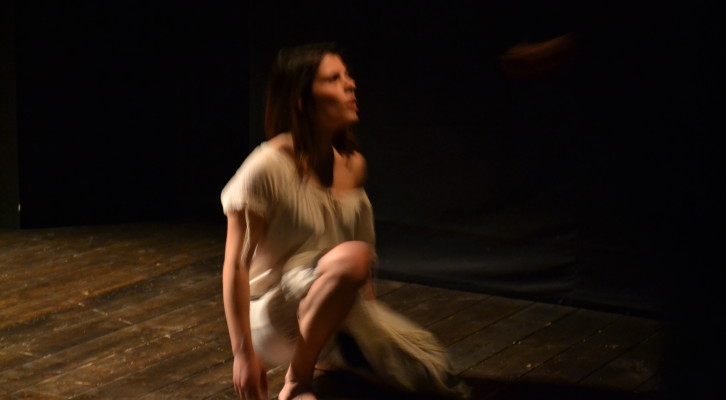 “Sin aire” al Nostos teatro per “Approdi”