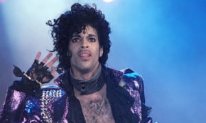 Addio Prince, ovunque tu sia (Prince performing on stag 007 300x180)
