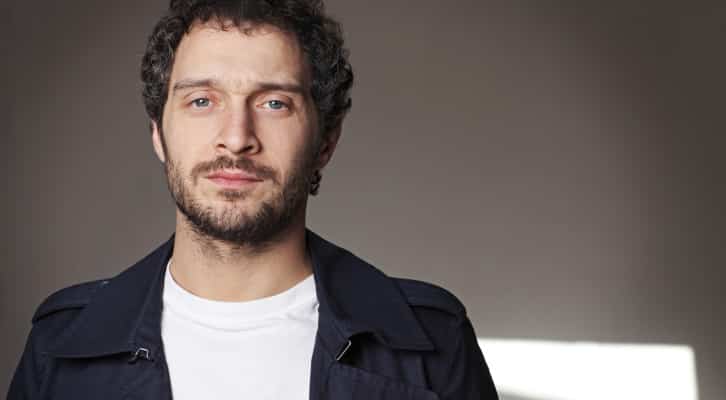 Claudio Santamaria, protagonista di “Una favola di Campania”