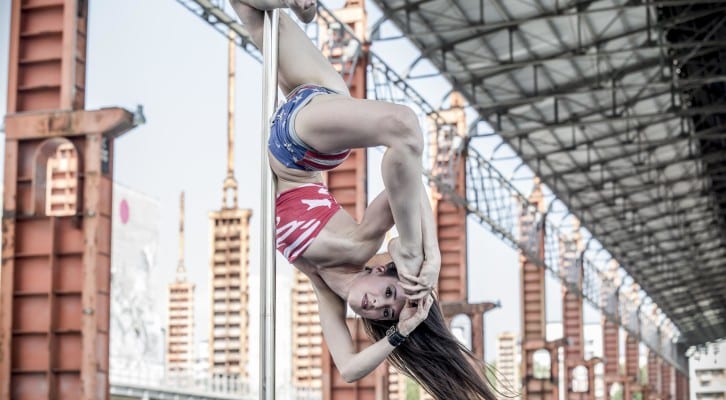 Intervista a Valeria Bonalume, tra le migliori pole dancer in circolazione