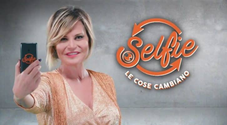 Torna “Selfie” con Simona Ventura: nel cast anche Belen Rodriguez