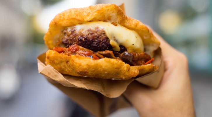 “Tondo napoletano” è il primo panino fritto con l’hamburger