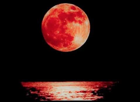 Appuntamento con la luna rossa più bella degli ultimi cento anni