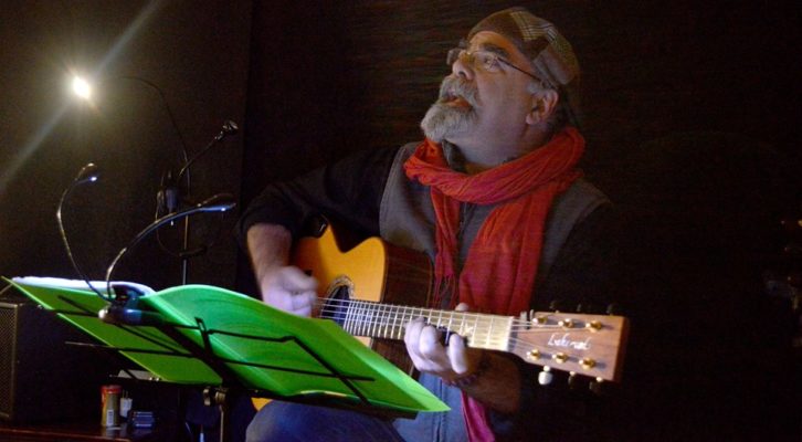 Al Tin di Napoli, Ugo Gangheri presenta il suo nuovo album “Un biplano a sei corde”