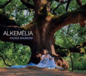 Paola Massoni: il soprano presenta il disco Alkemèlia e ricorda l’abbraccio di Renato Zero (alkemelia cover 300x268)