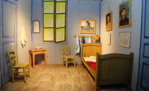 La stanza di Vincent ad Arles_Ricostruzione (La stanza di Vincent ad Arles Ricostruzione 300x185)