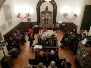 Una bellissima festa nella sinagoga della Comunità di Cappella Vecchia (festa ebraica 1 300x225)