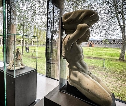“Arte e sensualità” in mostra nella Palestra Grande del Parco Archeologico di Pompei