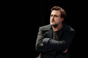 Teatro Mercadante: Il crogiuolo di Arthur Miller diretto e interpretato da Filippo Dini (02 IL CROGIUOLO 0568 300x200)