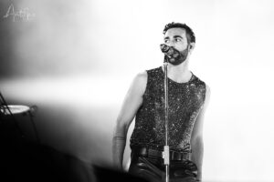 Marco Mengoni, un'esplosione di energia per il live allo Stadio Arechi di Salerno (mengoni03 300x200)