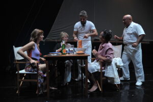 Al Teatro Diana in scena Travolti da un insolito destino nell’azzurro mare di agosto (DSC 4803 scaled 1 300x200)