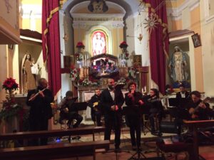 Due concerti con l'Associazione AFI Falaut ets e con l'Orchestra Stabile della canzone napoletana del Conservatorio di Benevento a santa Chiara a Napoli (Natale 18 19 300x225)