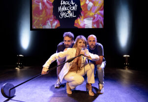 Paola Minaccioni porta il suo Stupida Show al Teatro Nuovo di Napoli (Stupida Show PaolaMinaccioni 01 300x207)