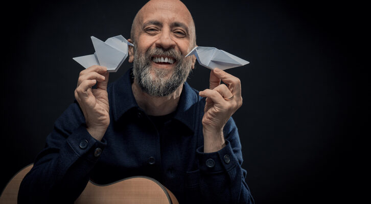 Il cantautore Joe Barbieri celebra Napoli con l’album Vulío